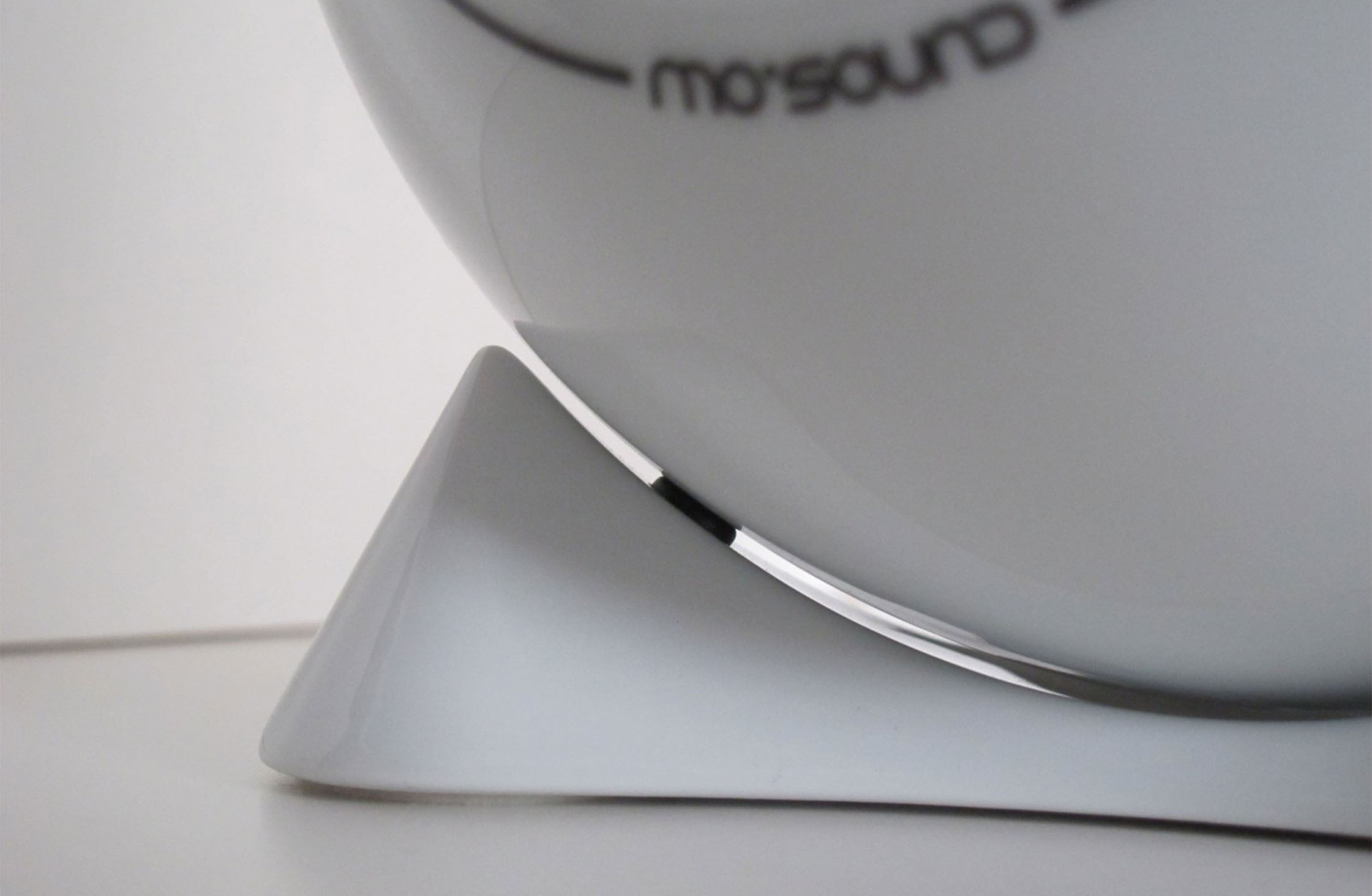 markenbilder-mo-sound_0000_ball-speaker-detail-tripod-white-1500x1000 markenbilder-mo-sound_0000_ball-speaker-detail-tripod-white-1500x1000
